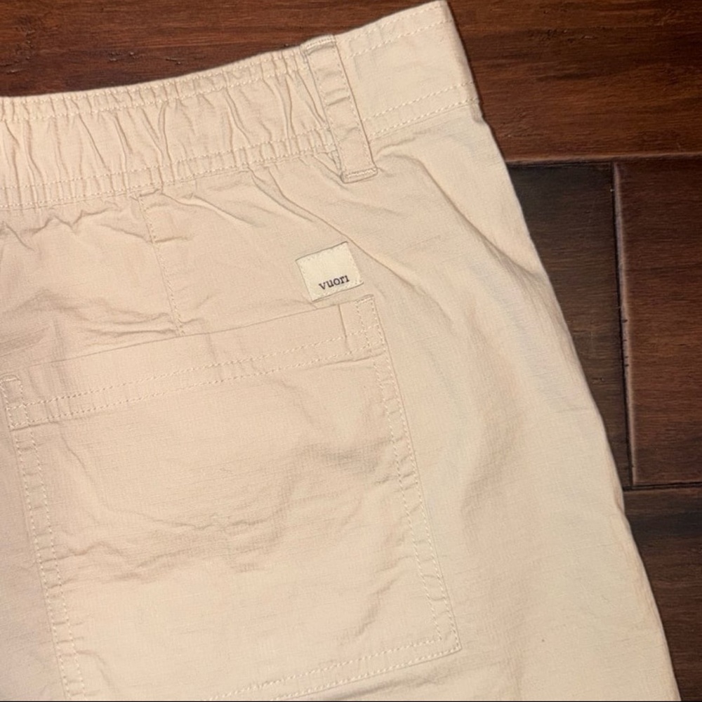 Vuori Ladies Shorts - Picture 3 of 4